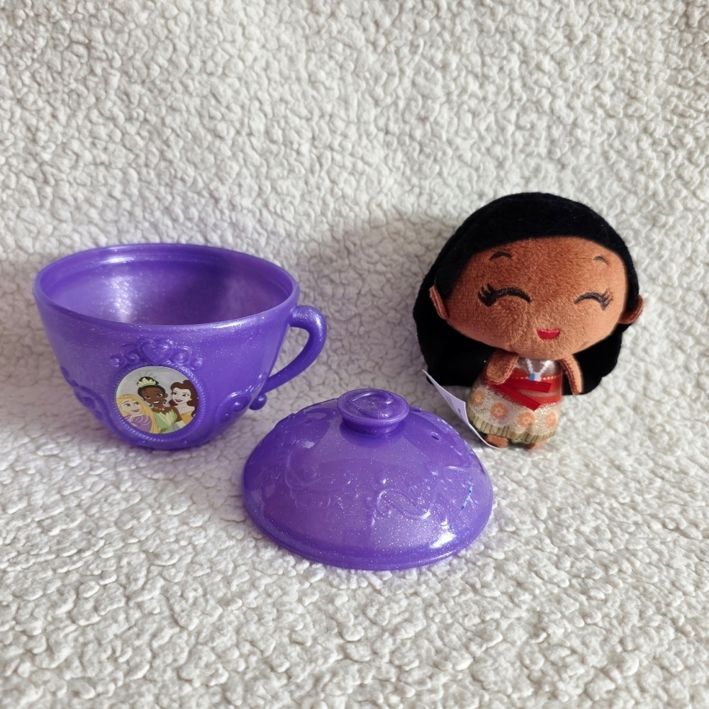 Walt Disney 100 Tea Cup Princess Plush Purple Cup Sparkles - Moana collectable